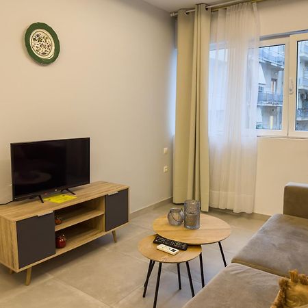 Contemporary & Spacious Renovated Apartment, Dt Syntagma, /Touristic Area アテネ エクステリア 写真