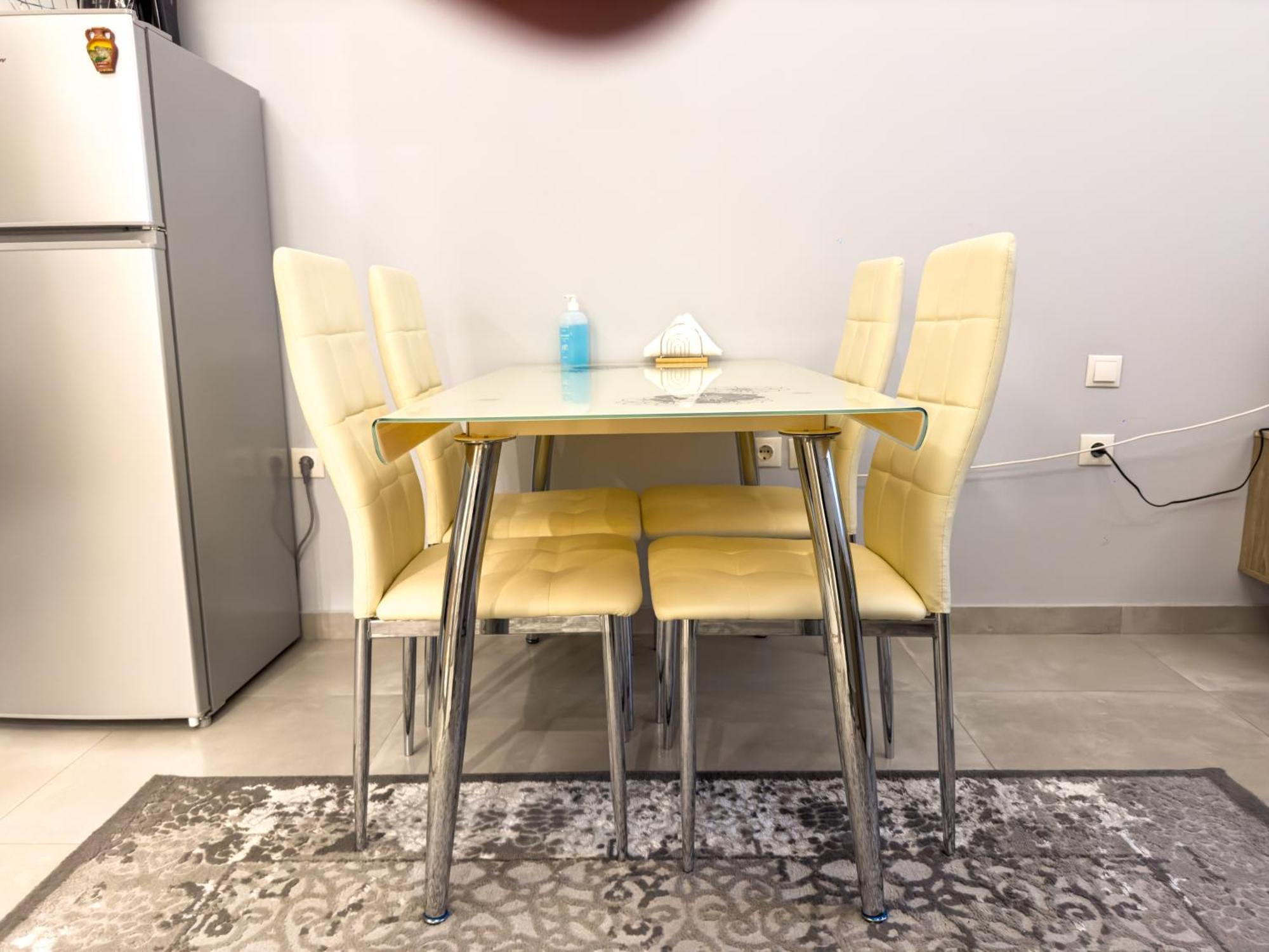 Contemporary & Spacious Renovated Apartment, Dt Syntagma, /Touristic Area アテネ エクステリア 写真