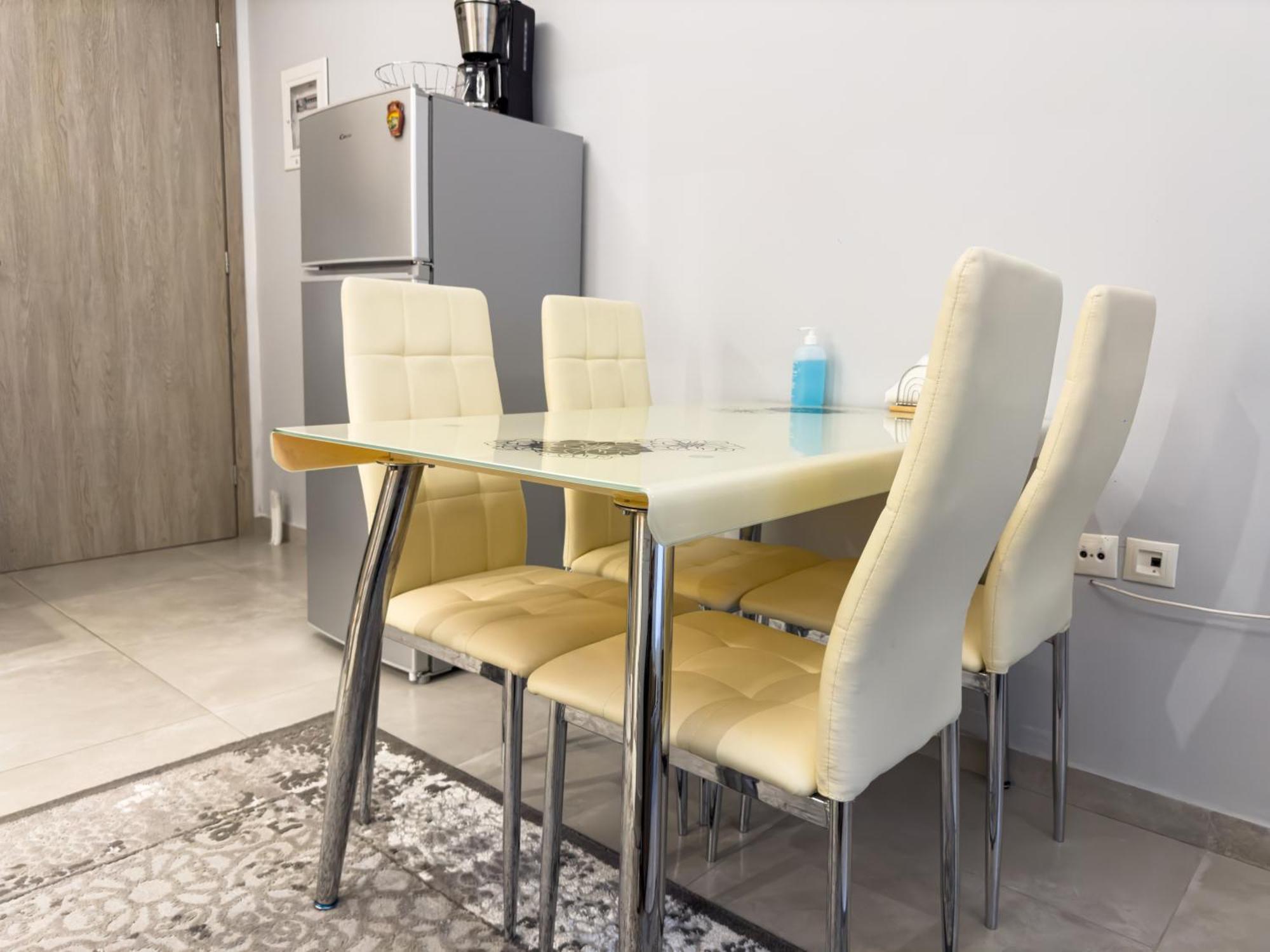 Contemporary & Spacious Renovated Apartment, Dt Syntagma, /Touristic Area アテネ エクステリア 写真