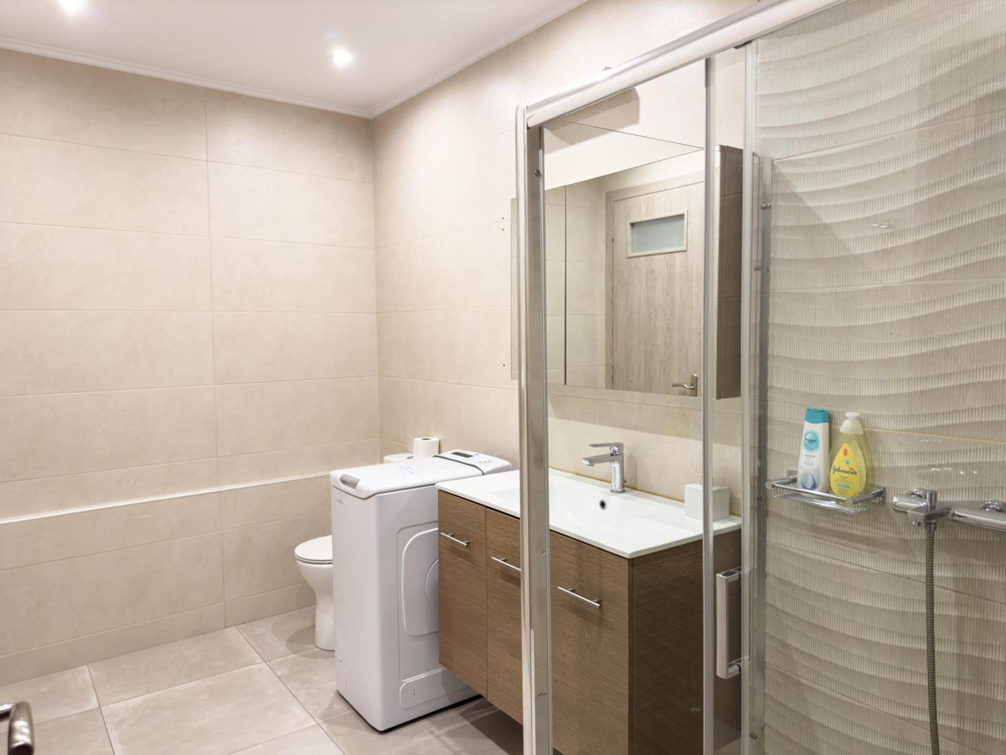 Contemporary & Spacious Renovated Apartment, Dt Syntagma, /Touristic Area アテネ エクステリア 写真
