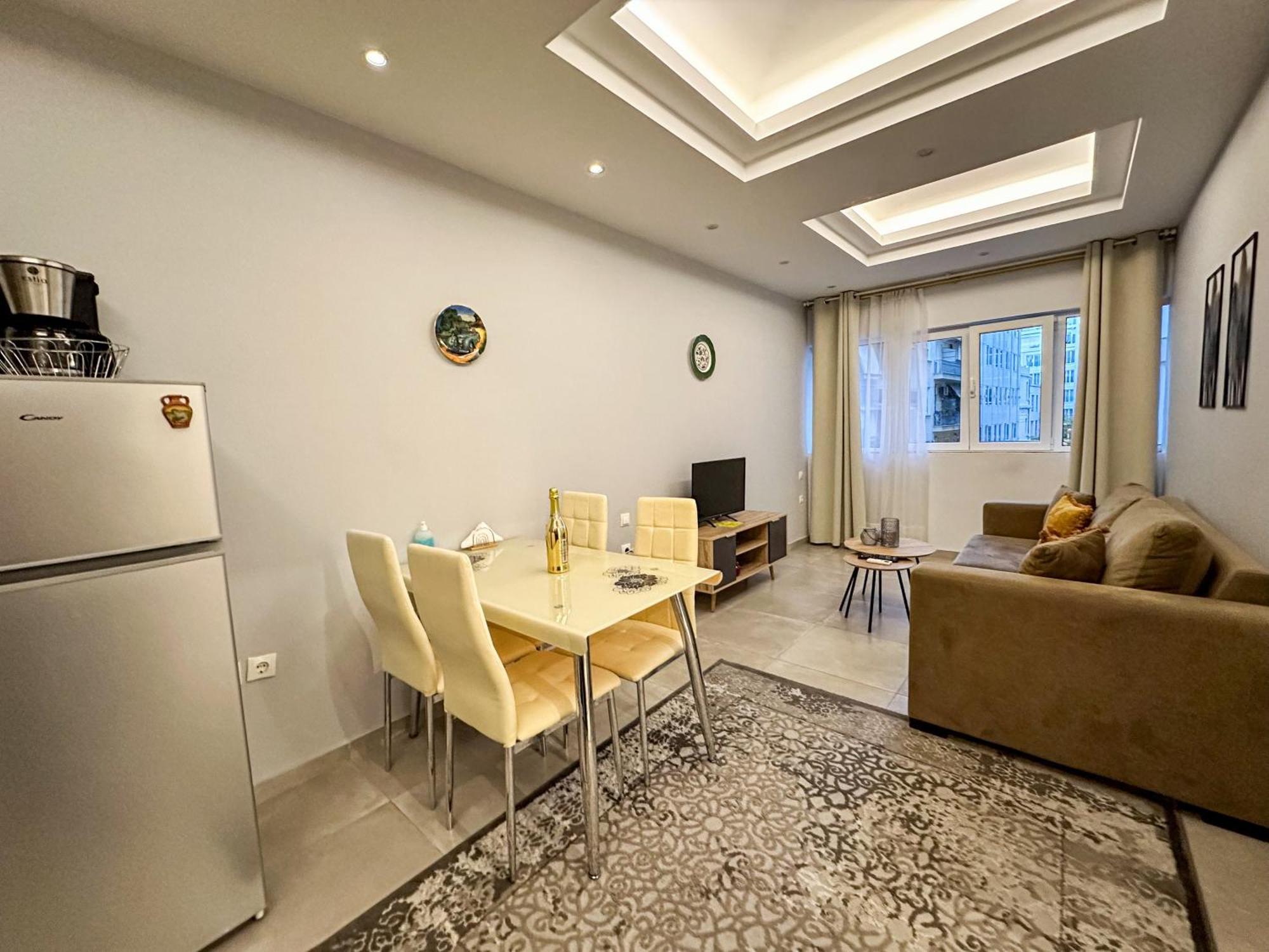 Contemporary & Spacious Renovated Apartment, Dt Syntagma, /Touristic Area アテネ エクステリア 写真