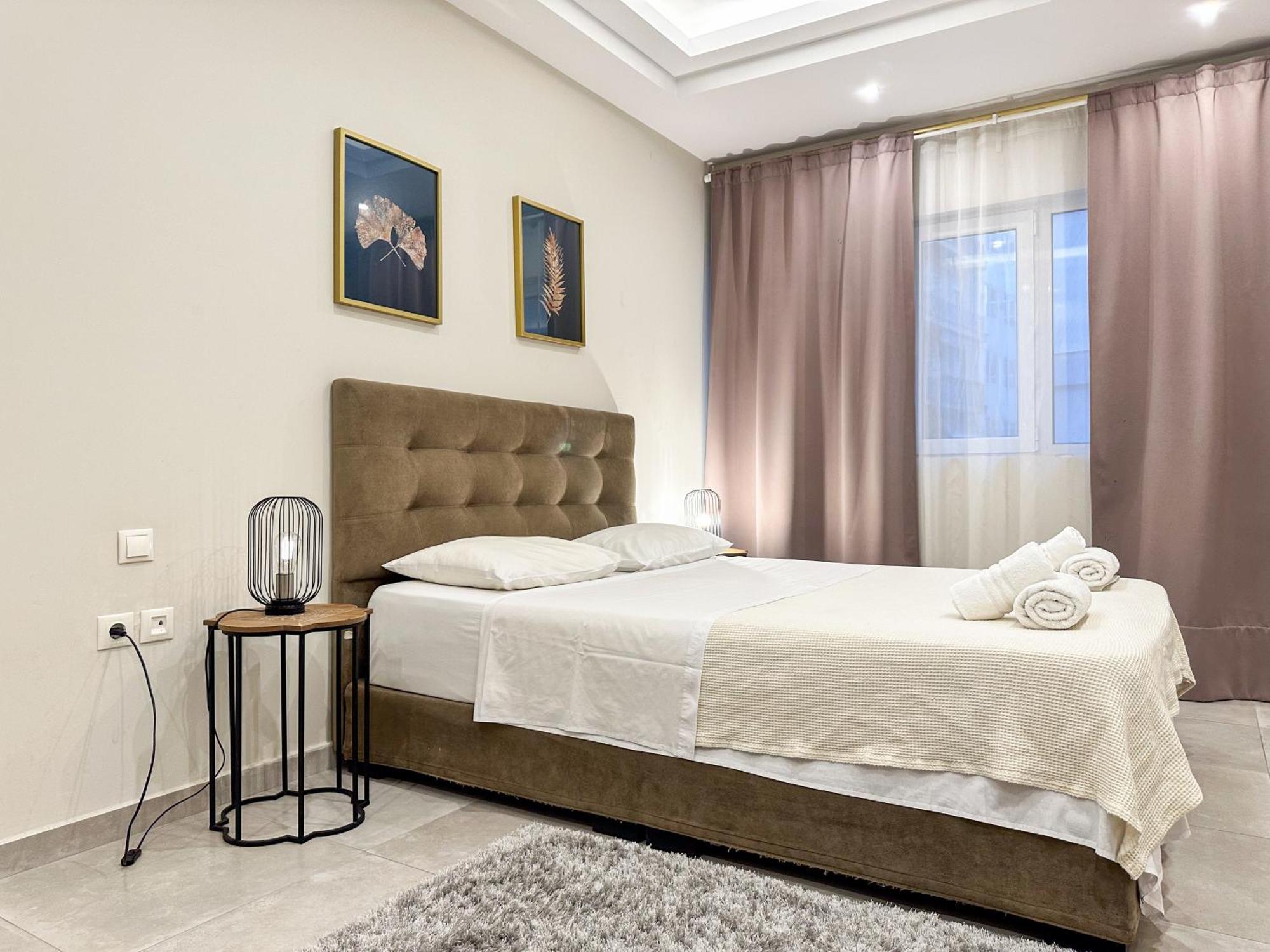 Contemporary & Spacious Renovated Apartment, Dt Syntagma, /Touristic Area アテネ エクステリア 写真