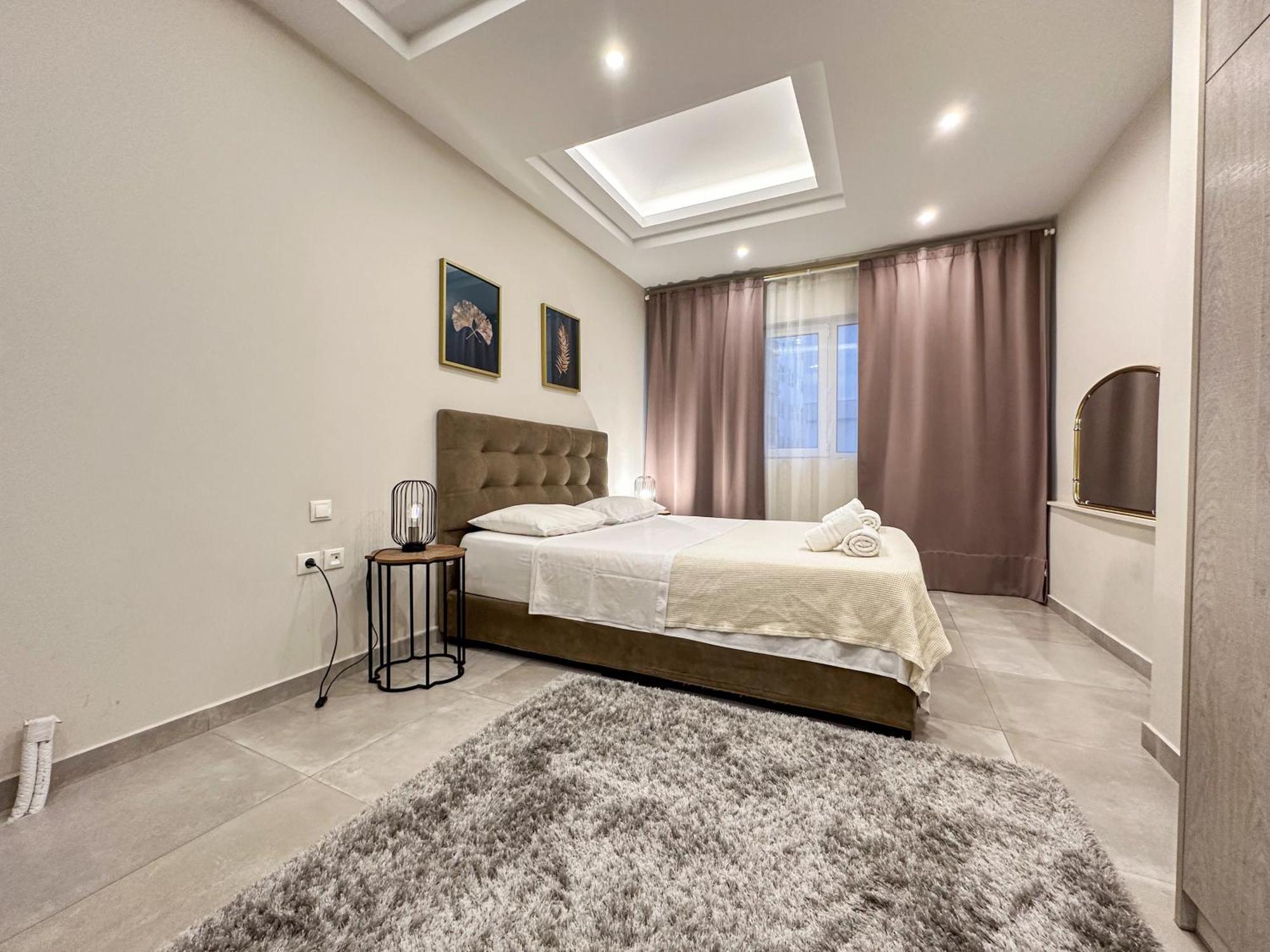Contemporary & Spacious Renovated Apartment, Dt Syntagma, /Touristic Area アテネ エクステリア 写真